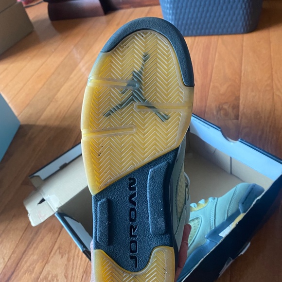 Jordan 5s “jade horizon” - Picture 2 of 5